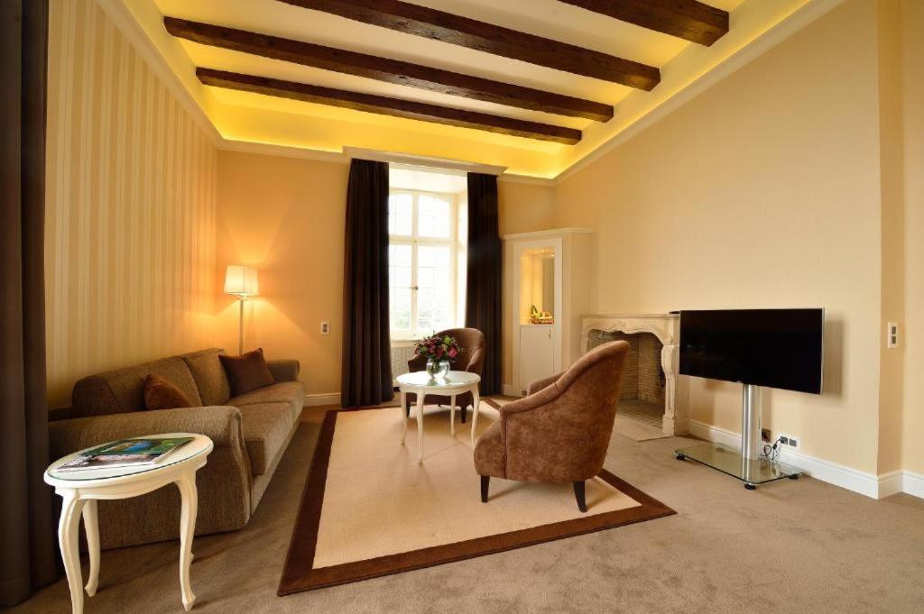 Chateau De Bonmont Cheserex Bagian luar foto